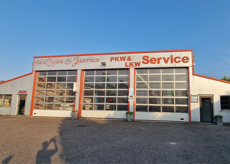 Außenansicht der Firma van Oyen & Janssen PKW & LKW Service