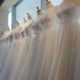 Verschiedene Hochzeitskleider von PrefectDress Braut- und Abendmode auf Schaufensterpuppen